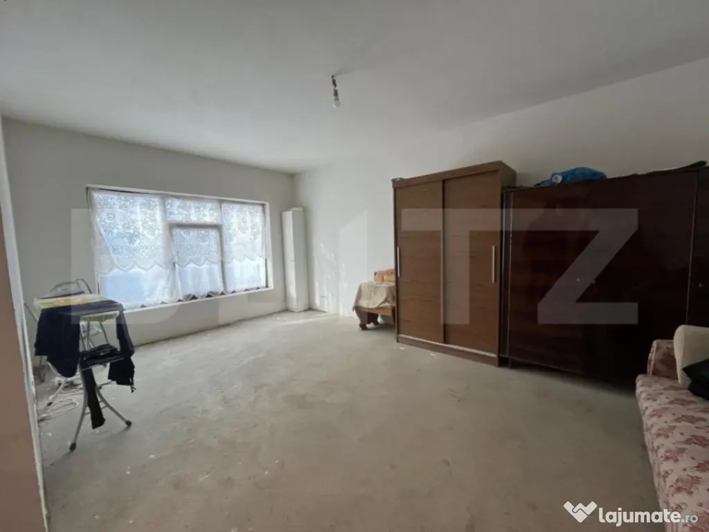 Casa cu etaj si mansarda, 5 camere, zona Santa, Mogosesti