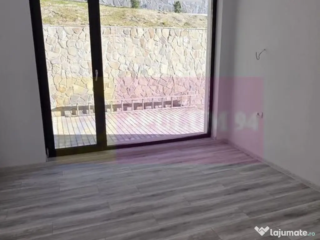 Apartament 3 camere de vânzare la Sinaia 