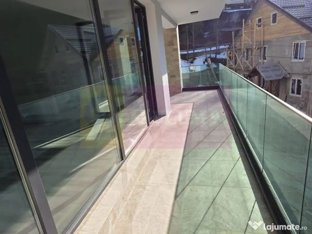 Apartament 3 camere de vânzare la Sinaia 