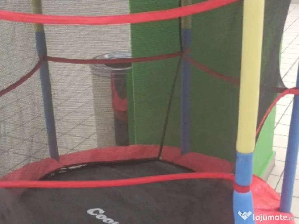 vând trambulina copii