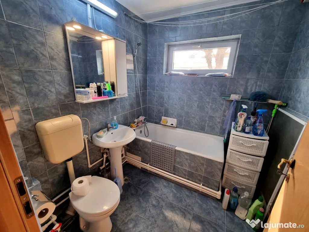 Ultracentral liceul Pedagogic- apartament 4 camere decoma... 