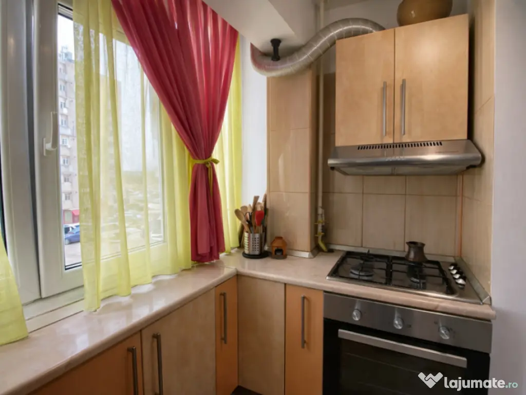 Apartament 3 camere | Decomandat | Etaj 2 | Parcare | zona P 