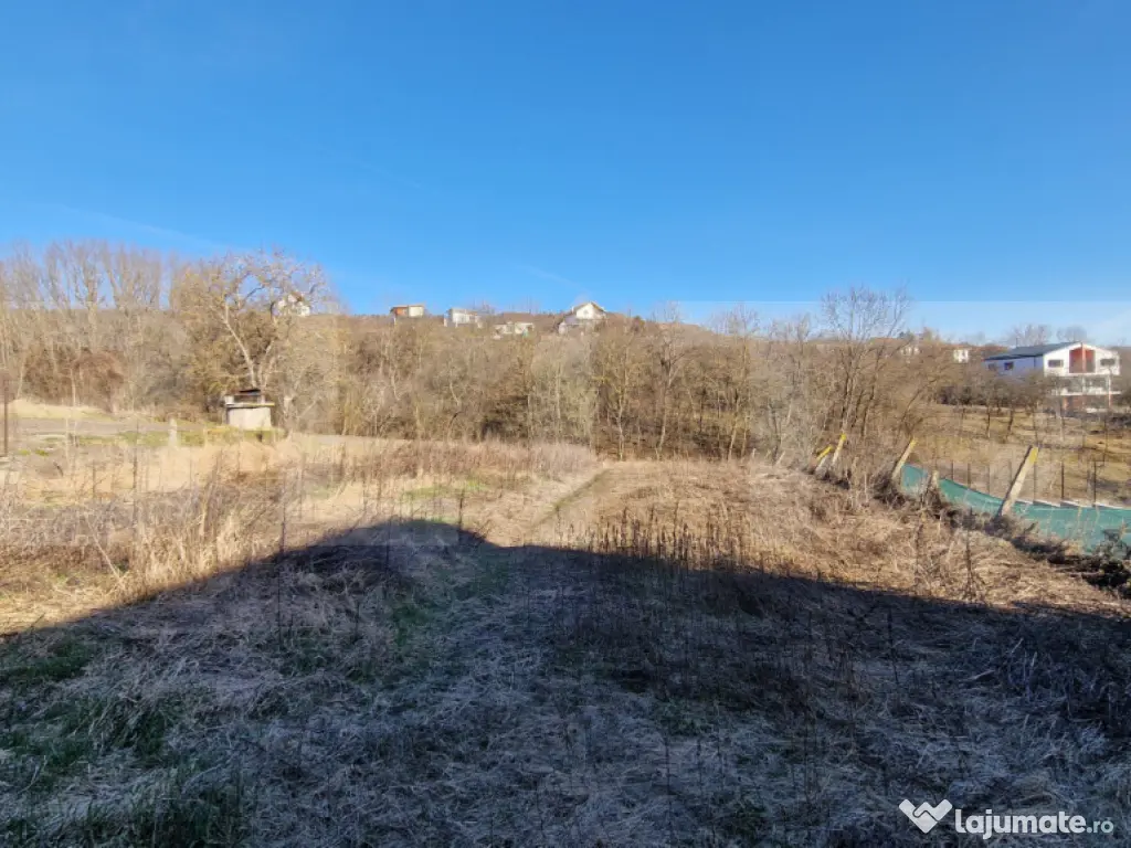 Teren intravilan, 2000mp, toate utilitatile la front, Chinte