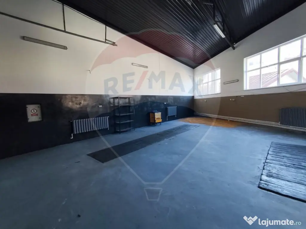 De inchiriat hala cu birouri si curte interioara in Burdu... 