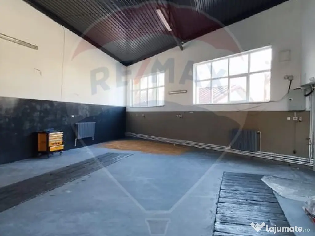 De inchiriat hala cu birouri si curte interioara in Burdu... 