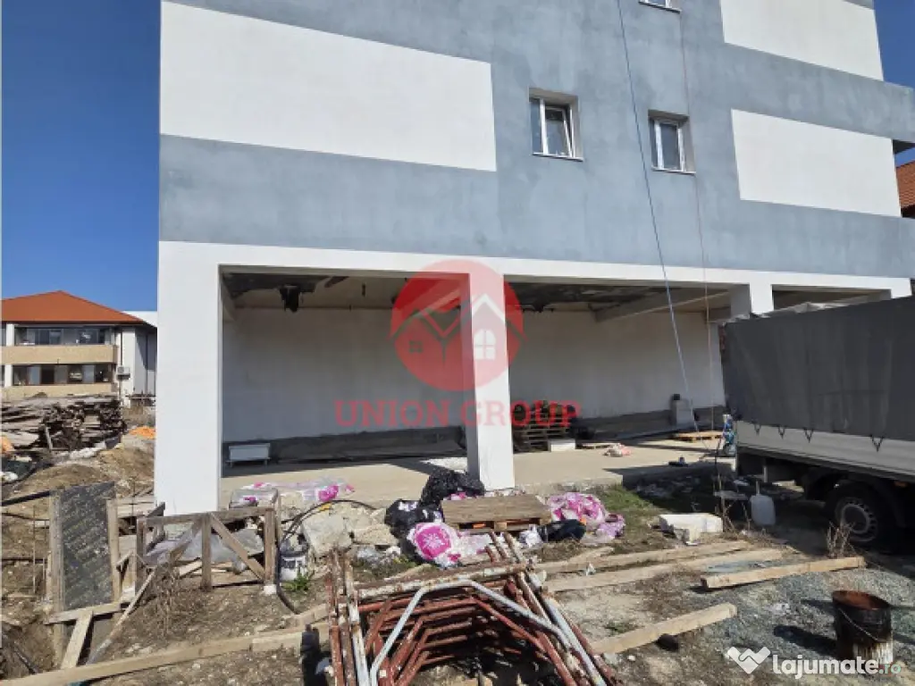 Spatiu Comercial Parter si Curte - in Constructie 