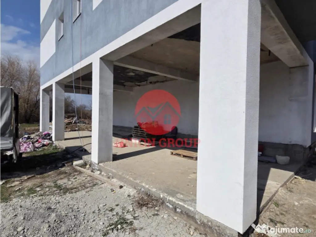 Spatiu Comercial Parter si Curte - in Constructie 