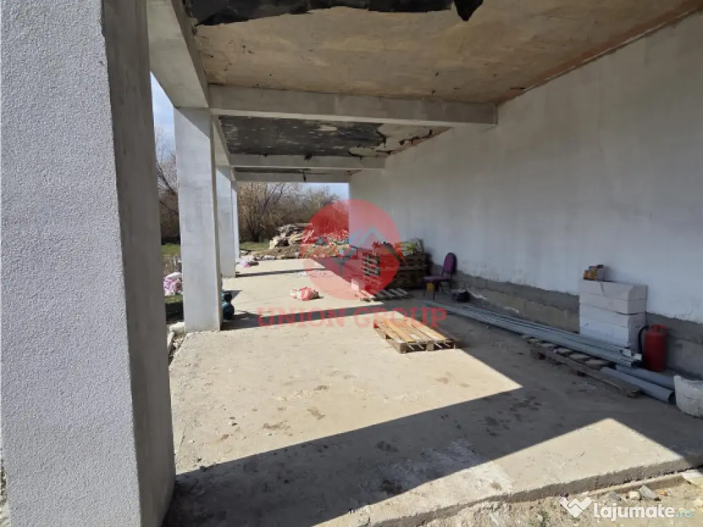 Spatiu Comercial Parter si Curte - in Constructie 