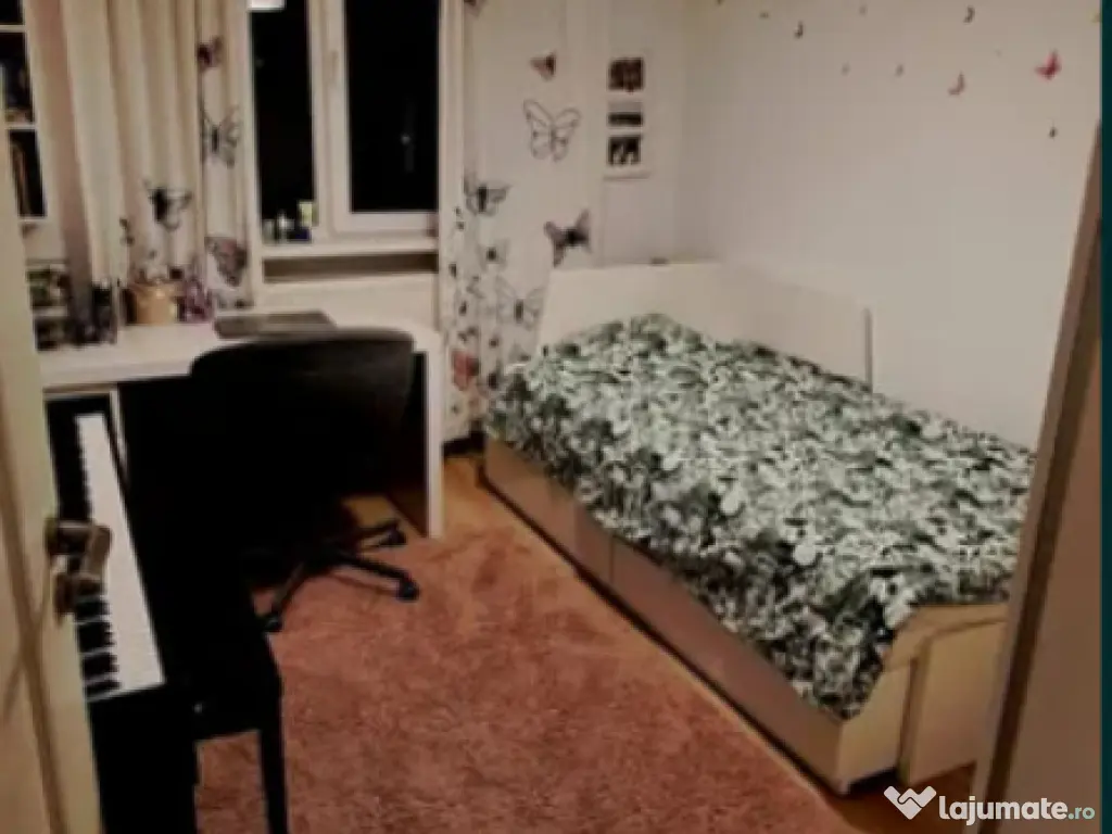 Apartament 4 camere, decomandat - zona Centrul Civic 