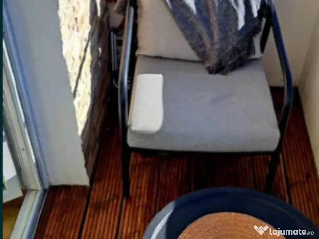 Apartament 4 camere, decomandat - zona Centrul Civic 