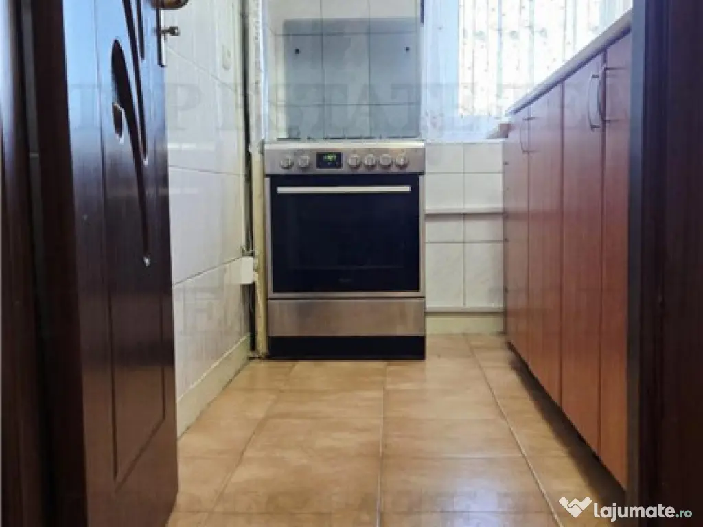 Apartament renovat si luminos situat la Gara de Nord 