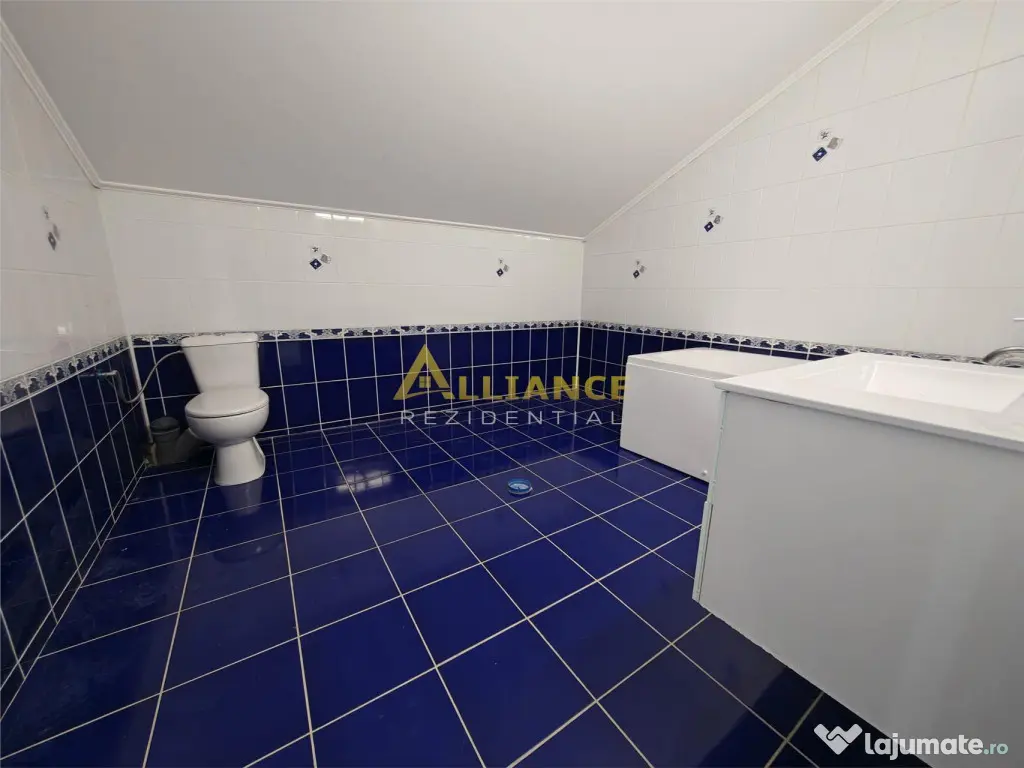 Vila P E M | 350 mp utili | Teren 450 mp | 9 camere | Zona 