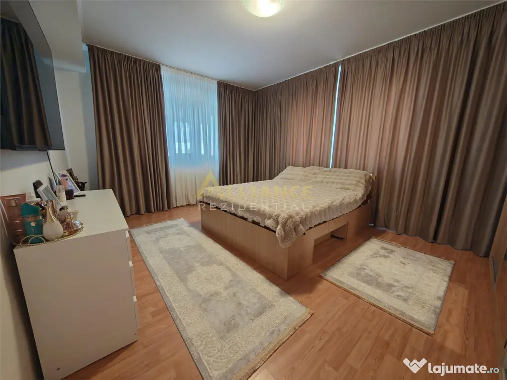 Vila P E M | 350 mp utili | Teren 450 mp | 9 camere | Zona 