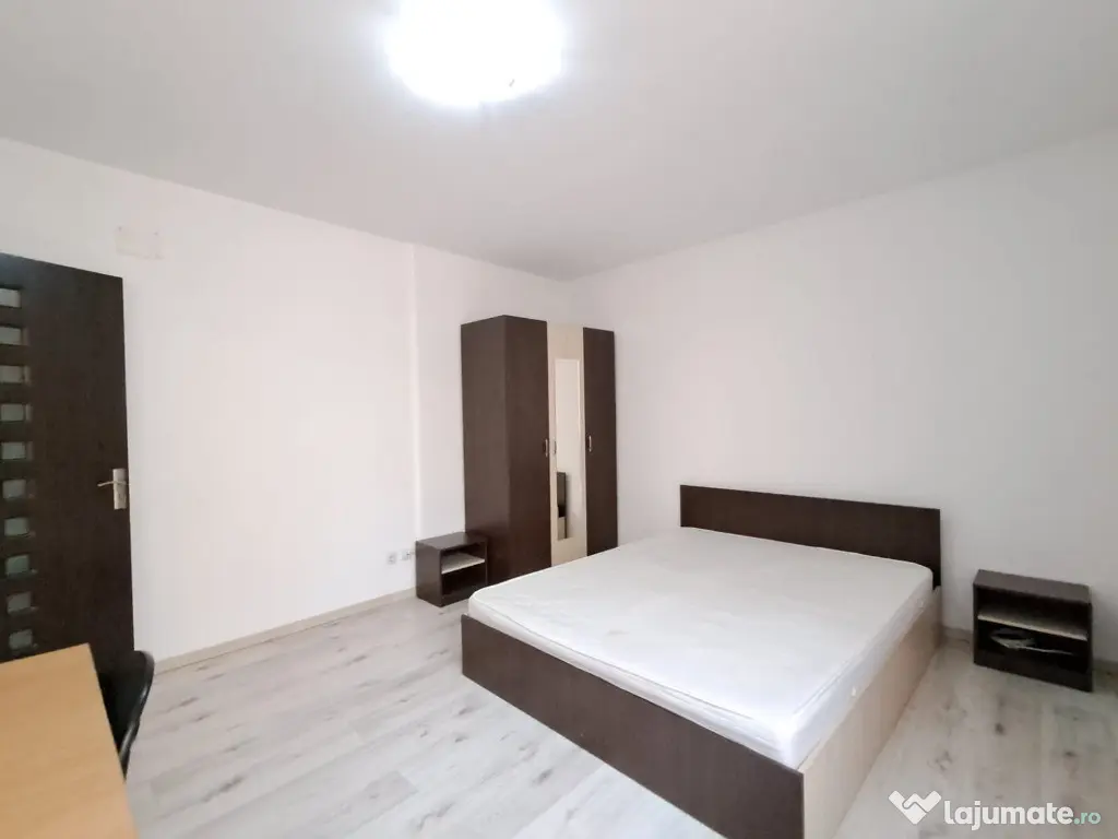 Apartament 3 camere, parcare Str.Florilor Floresti 