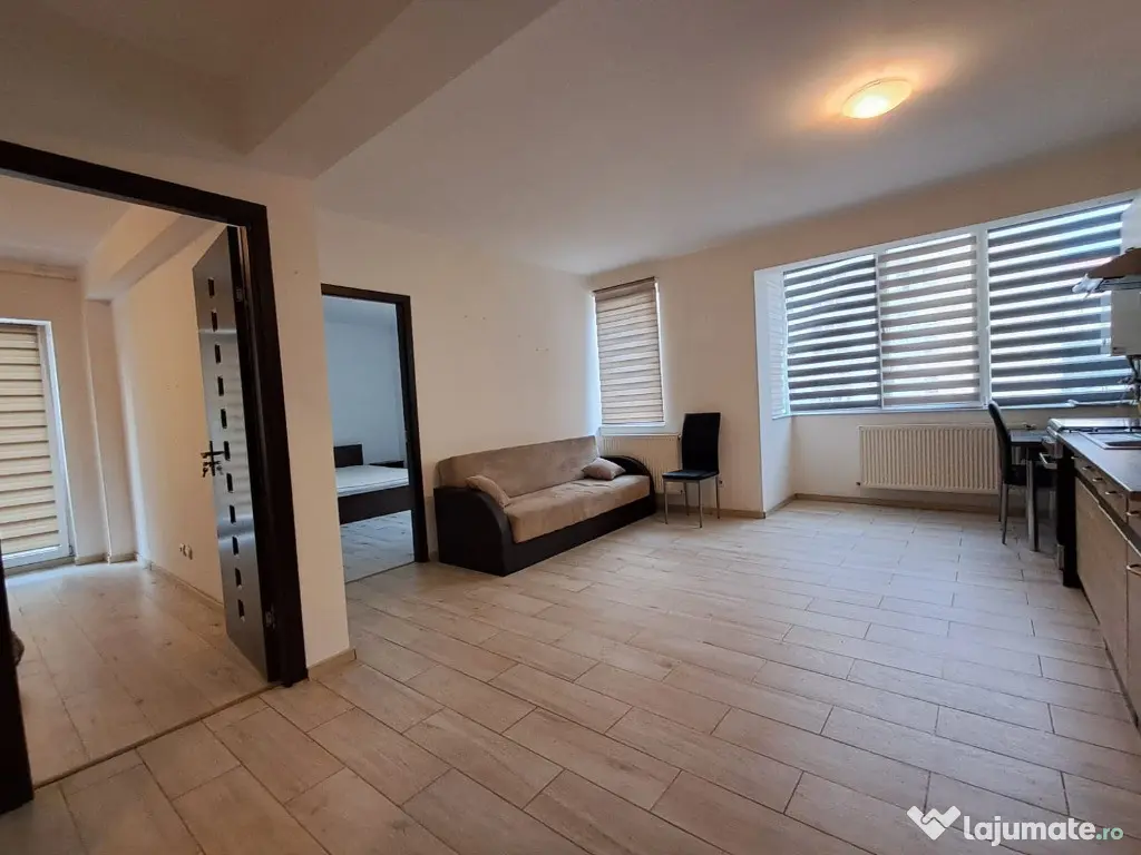 Apartament 3 camere, parcare Str.Florilor Floresti 