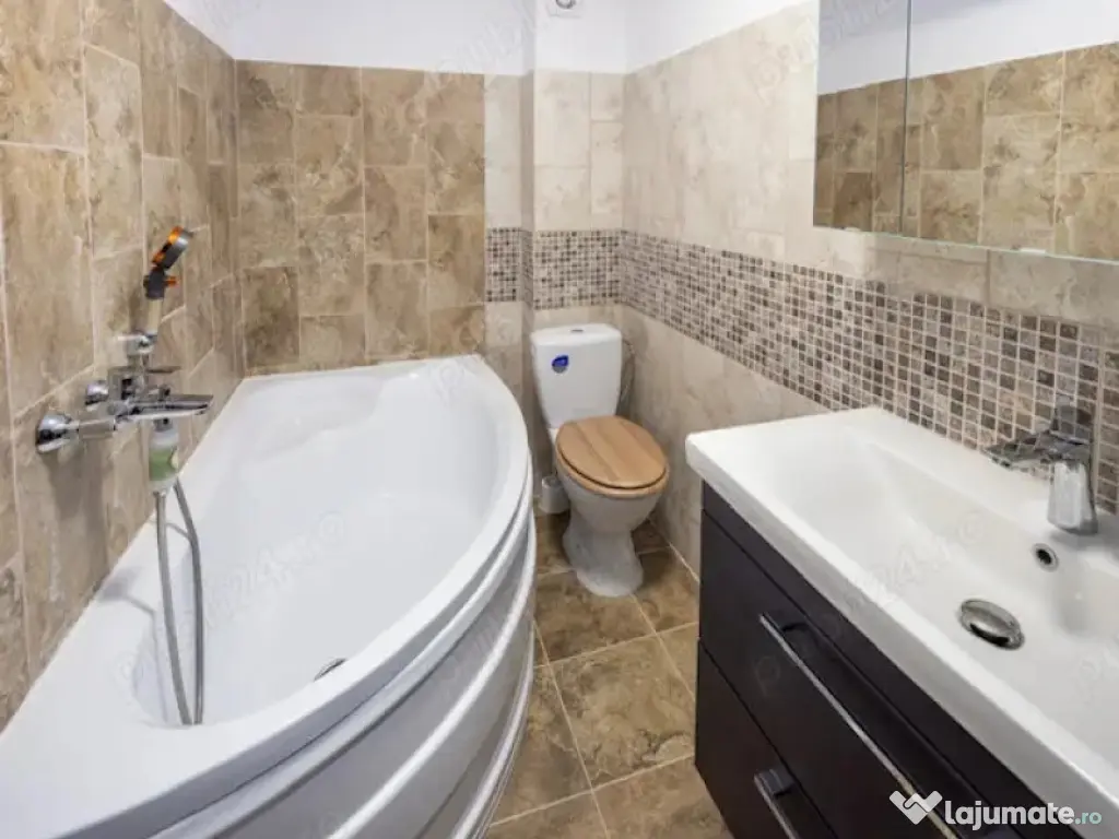 Apartament 3 camere zona TRACTORUL, 