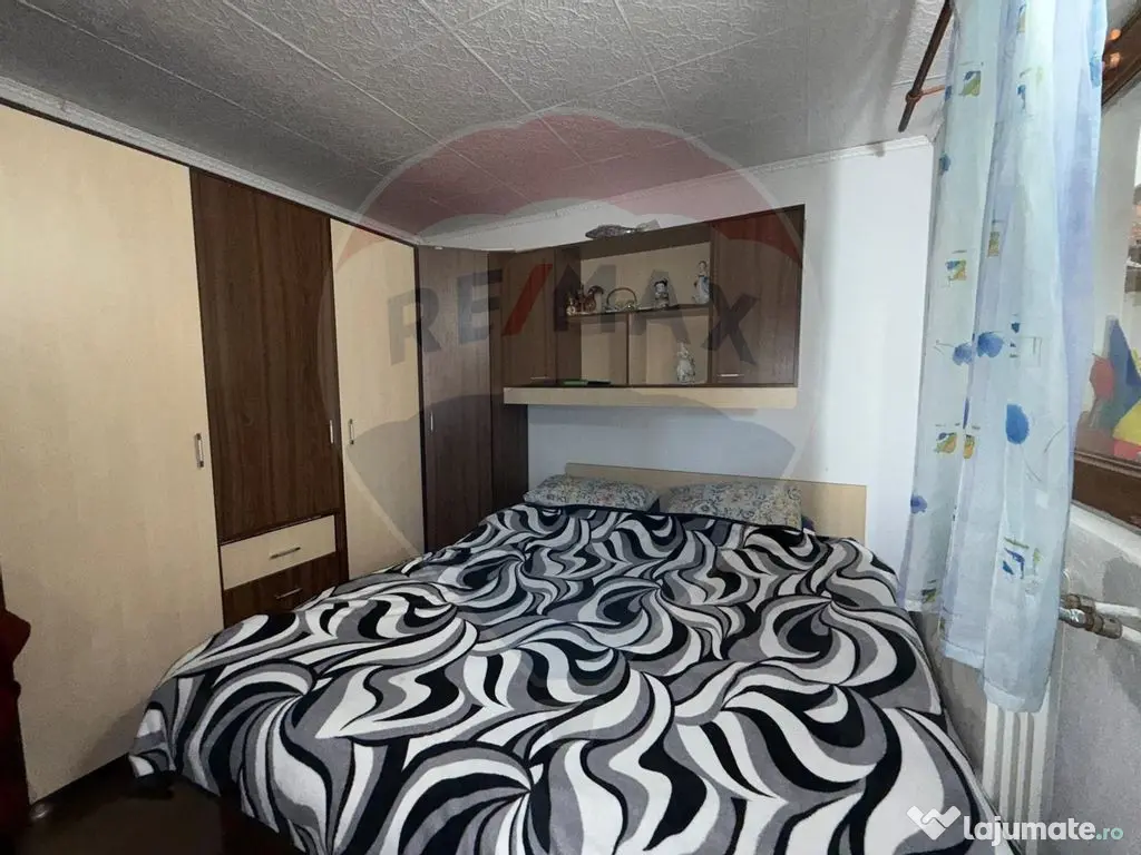 Casă cu teren de vanzare Golești-Ramnicu Valcea / Manas... 