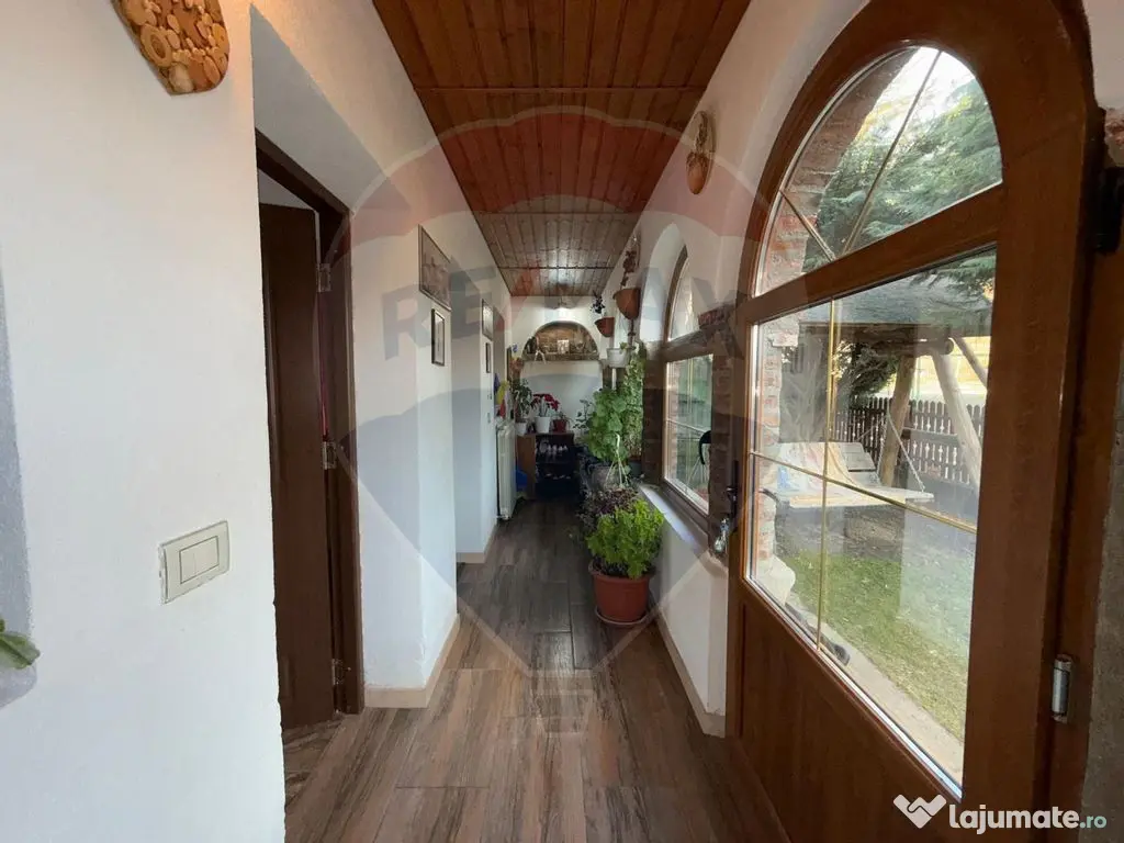 Casă cu teren de vanzare Golești-Ramnicu Valcea / Manas... 