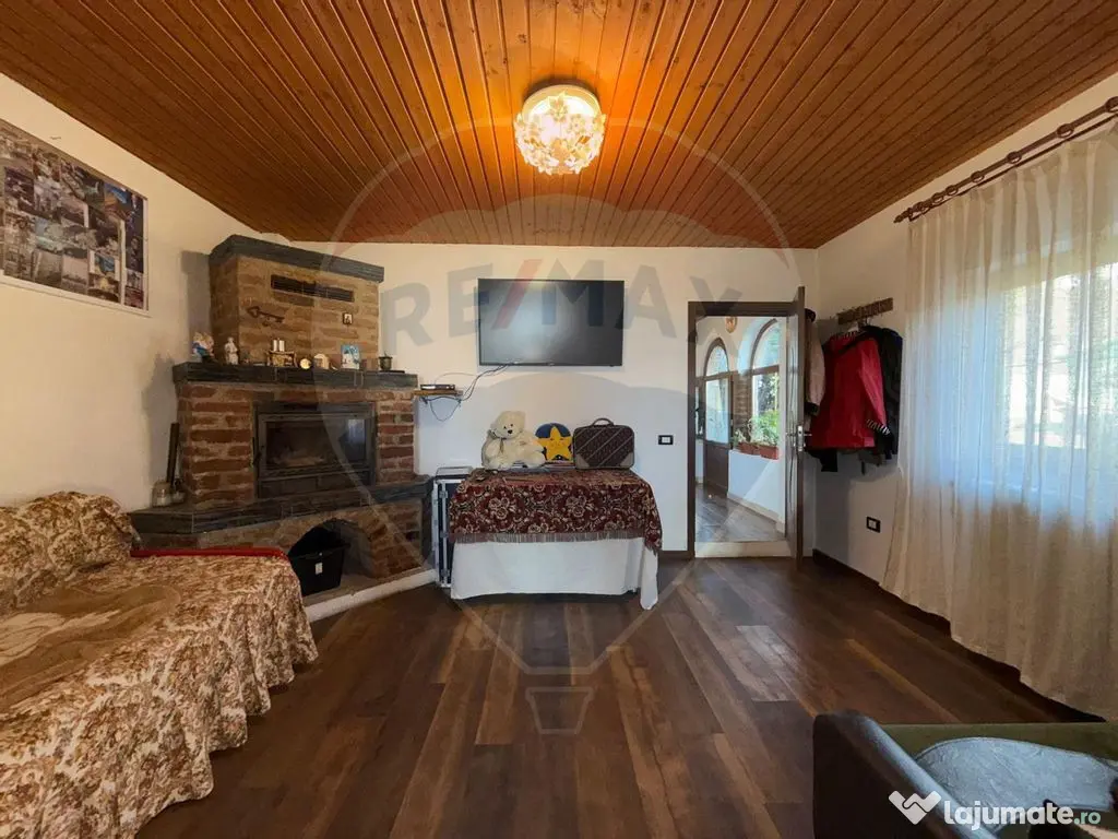 Casă cu teren de vanzare Golești-Ramnicu Valcea / Manas... 