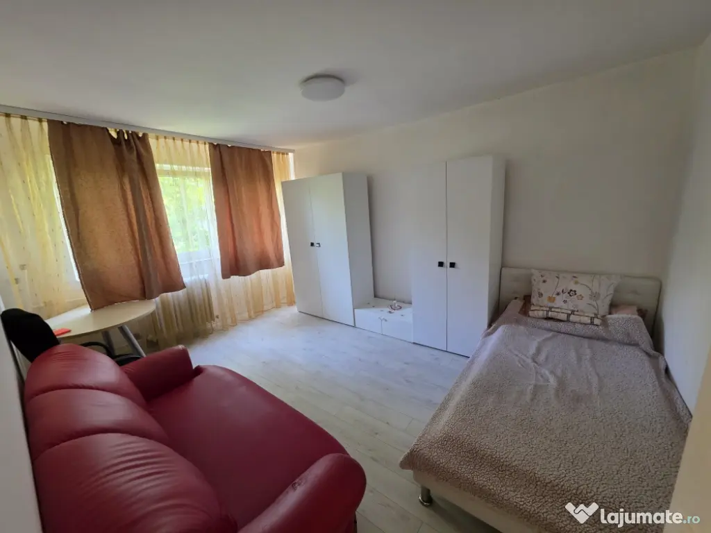 Închiriez garsonieră în zona Blașcovici 