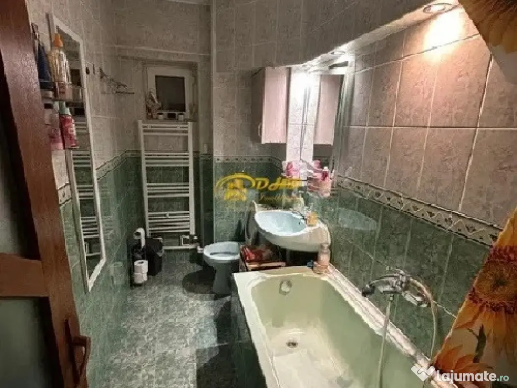Apartament 3 camere decomandate, zona Pacurari(Alpha Bank) 