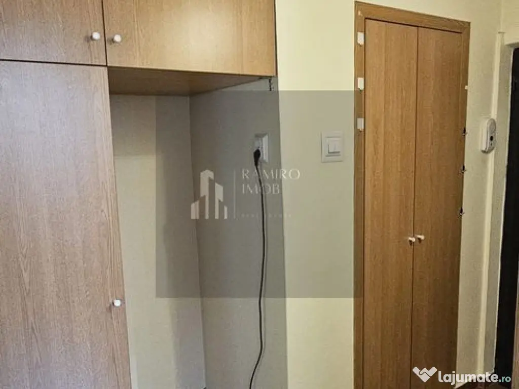 Garsoniera renovata 35 mp/ Metrou 1 decembrie la 3 minute