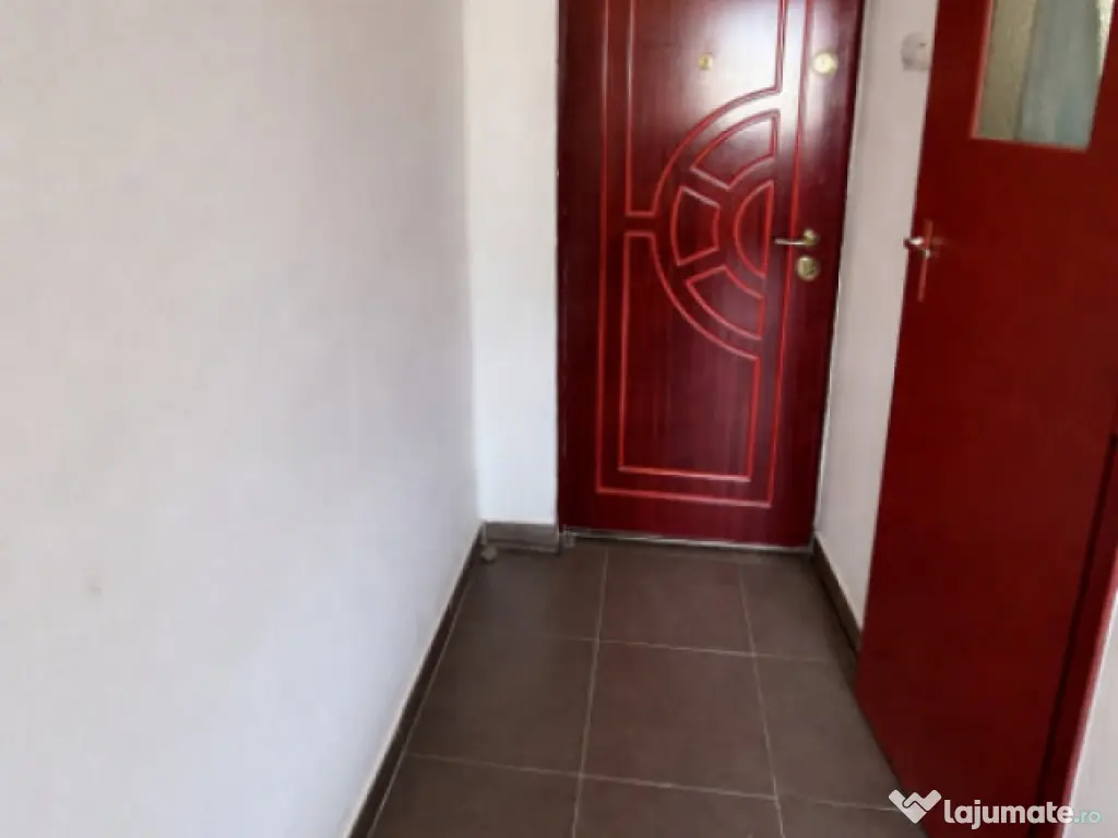 Garsonieră zona Girocului