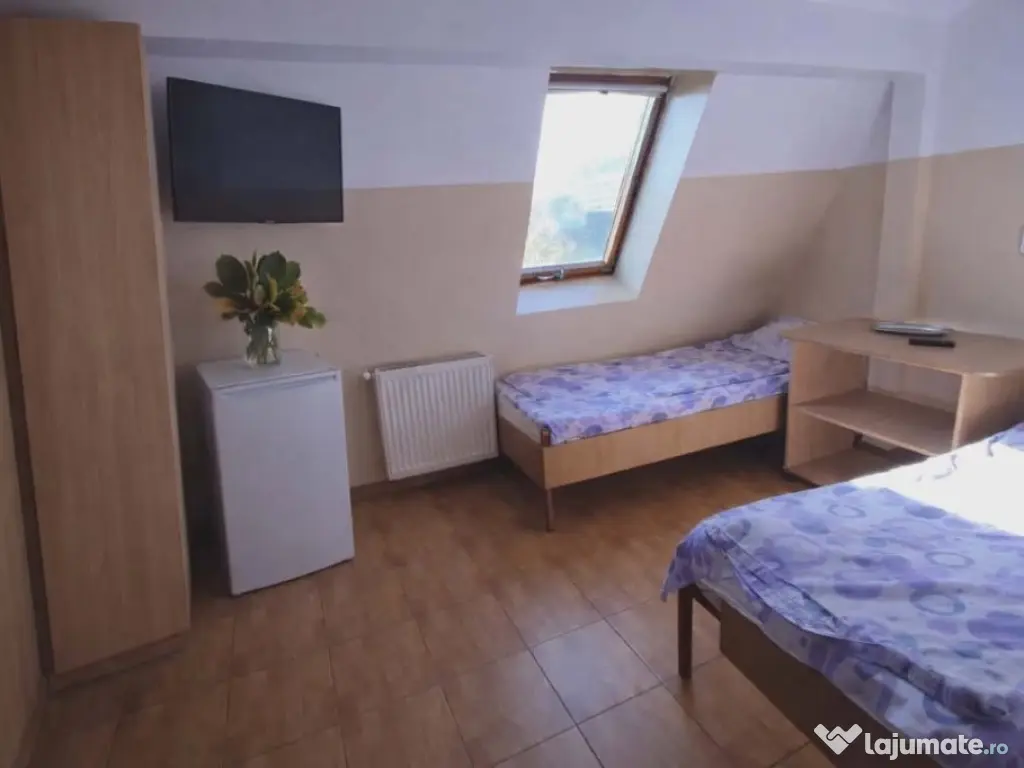 Inchiriez camere cu baie proprie - de la 40 lei/ zi/ pers 