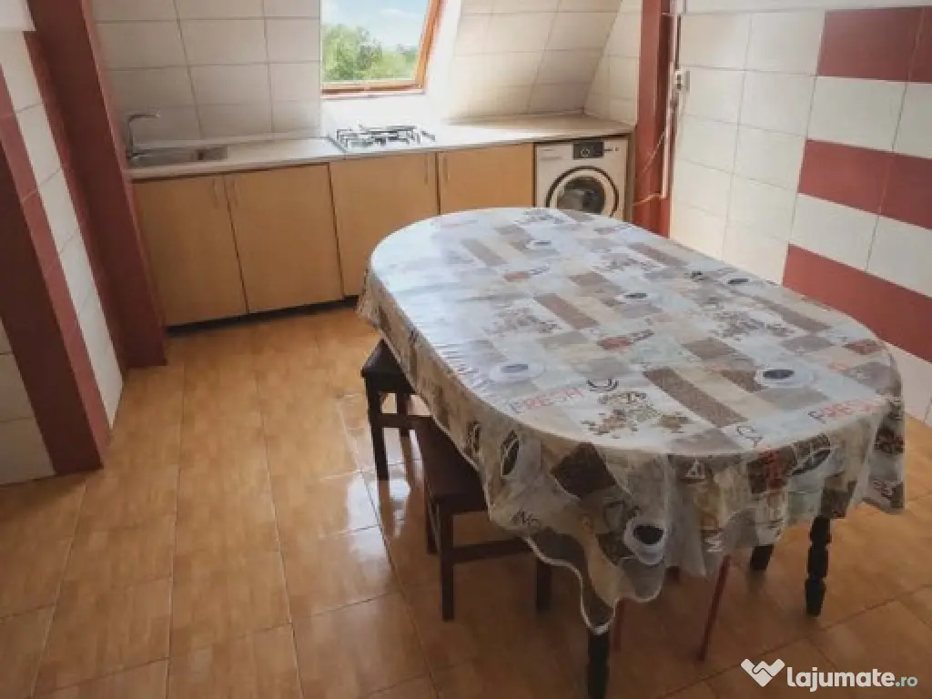 Inchiriez camere cu baie proprie - de la 40 lei/ zi/ pers 