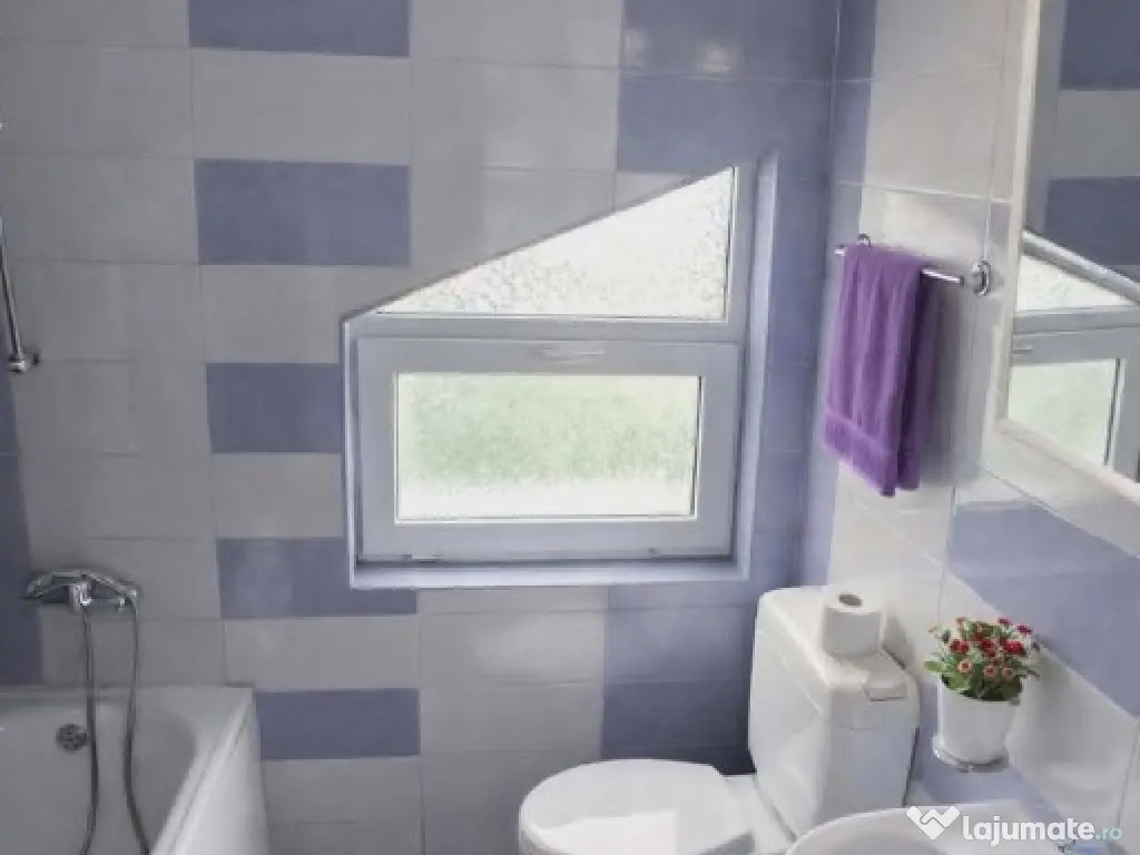 Inchiriez camere cu baie proprie - de la 40 lei/ zi/ pers 