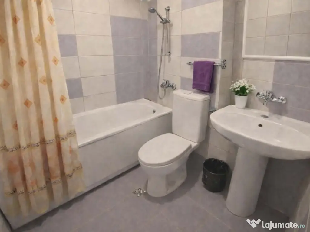 Inchiriez camere cu baie proprie - de la 40 lei/ zi/ pers 