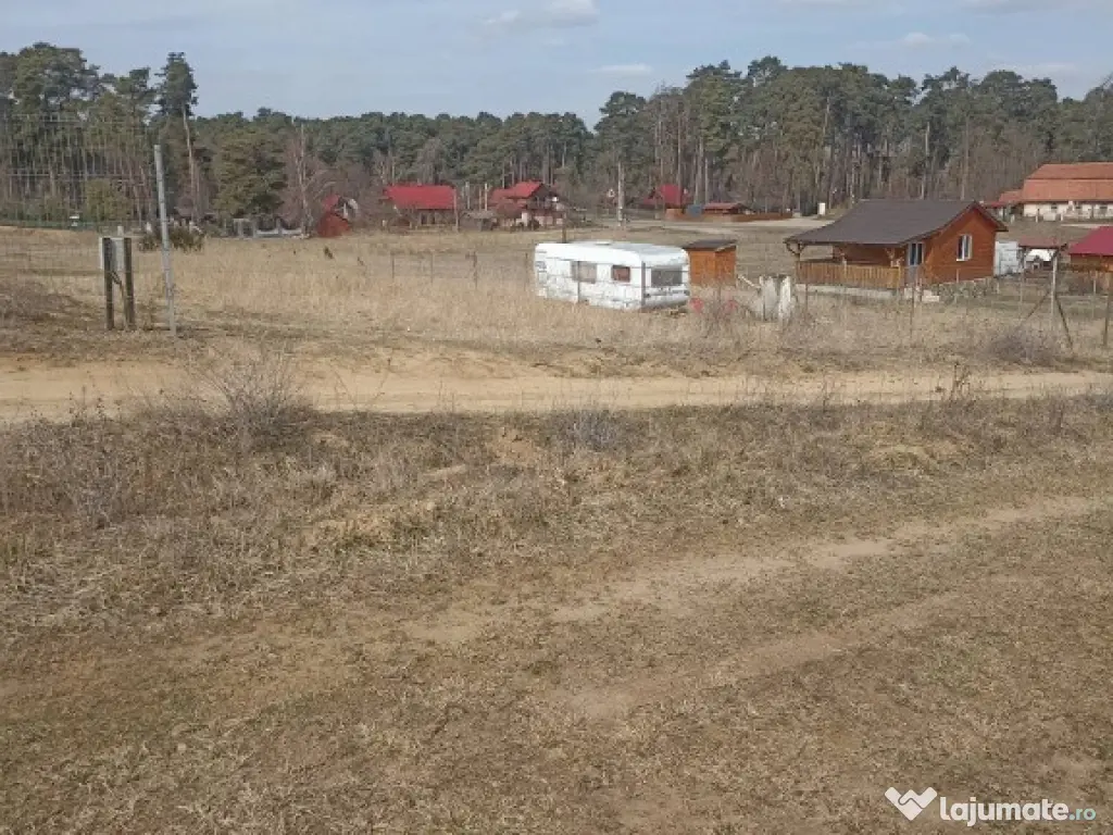 De vânzare teren intravilan în Lacul Reci 