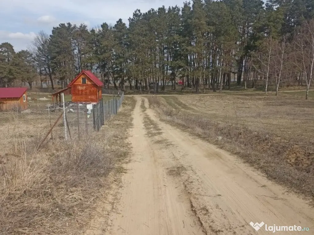 De vânzare teren intravilan în Lacul Reci 