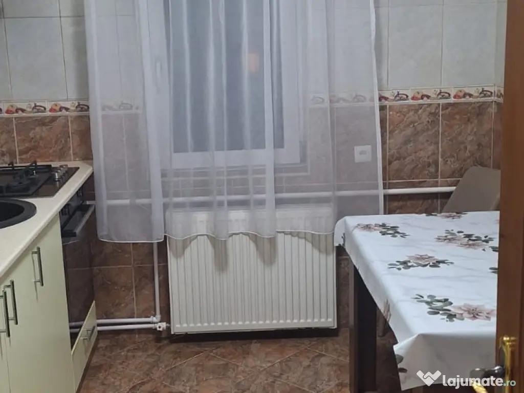 Proprietar inchiriez apartament 2 camere zona piata sud 