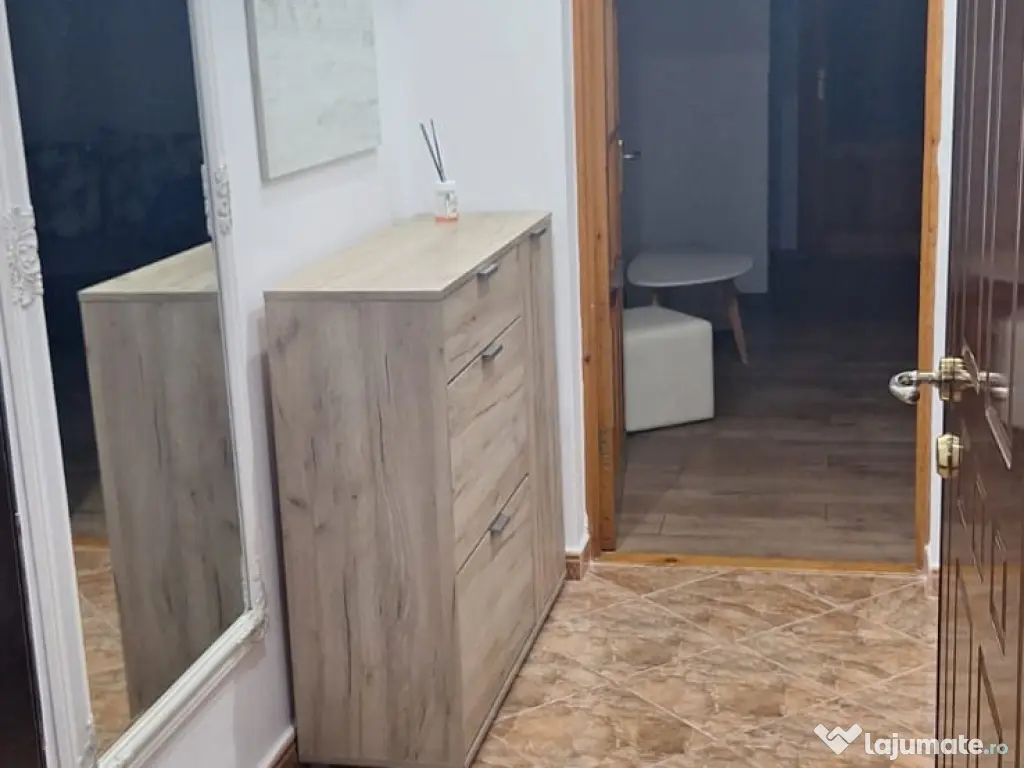 Proprietar inchiriez apartament 2 camere zona piata sud 