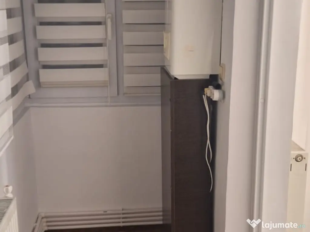 Proprietar inchiriez apartament 2 camere zona piata sud 