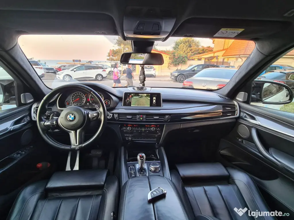 Vând sau Schimb X6M 4.4 i mașina are soft 