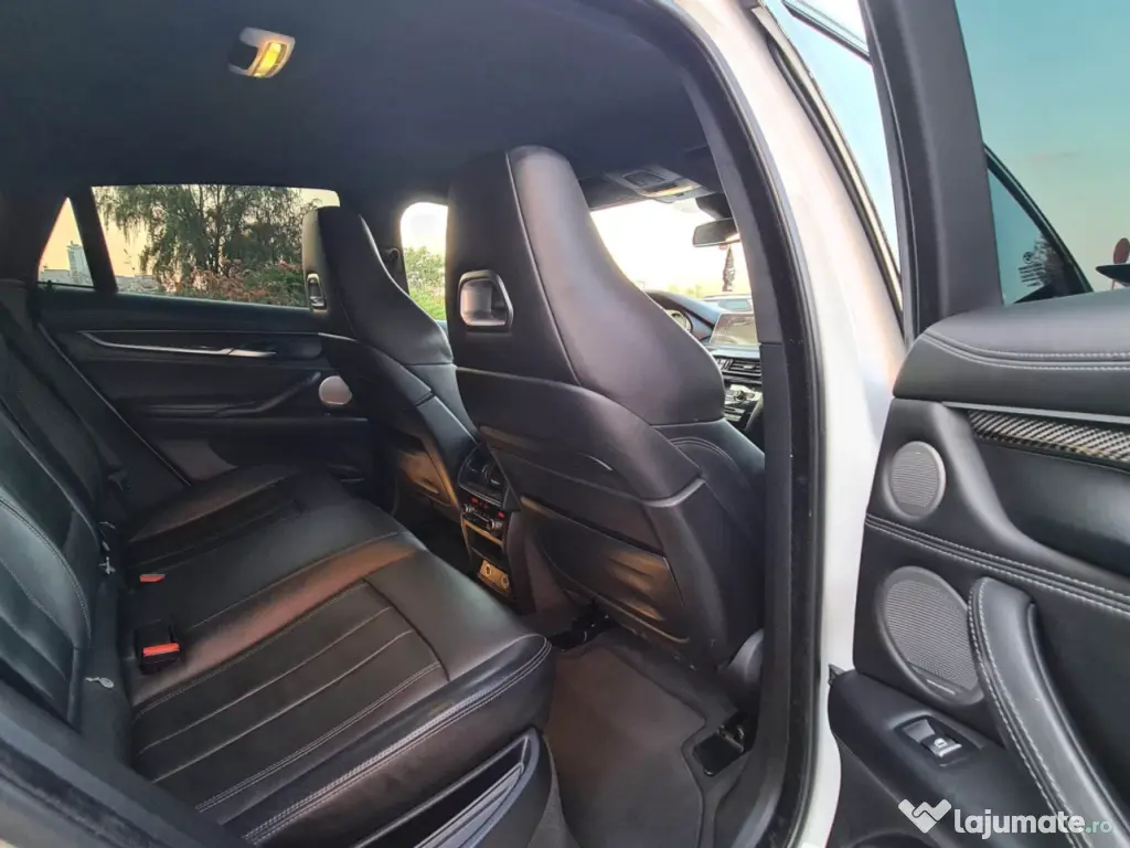 Vând sau Schimb X6M 4.4 i mașina are soft 