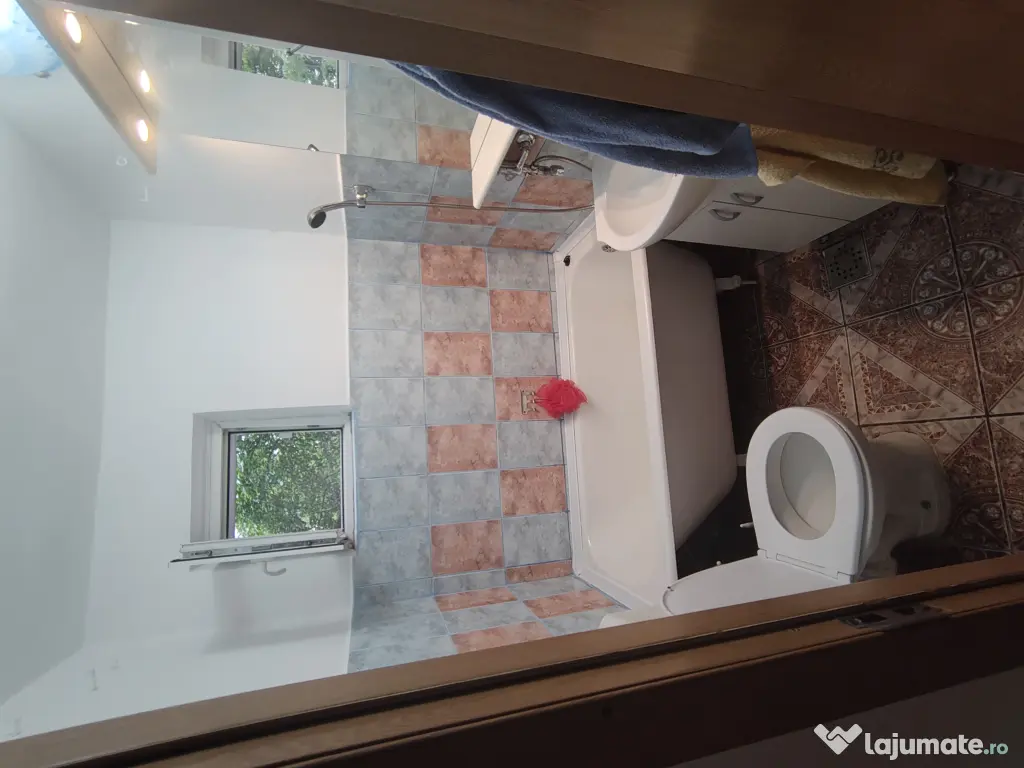 Persoana fizica apartament 2 camere Podu roș- kaufland nicolina 