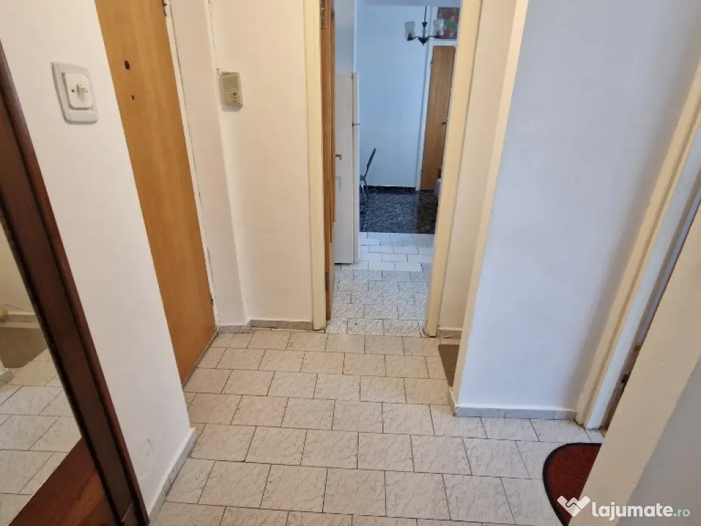 Garsoniera zona Electrica 