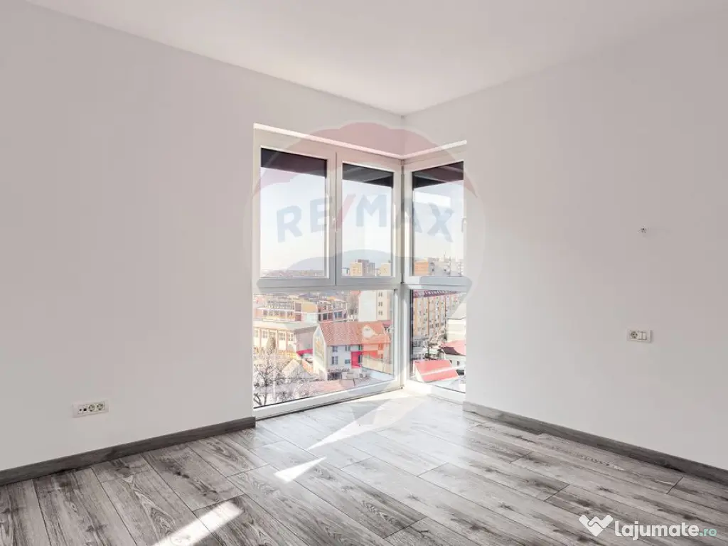 Apartament 3 camere COMPLEX ADORA PARK cu loc de parcare 