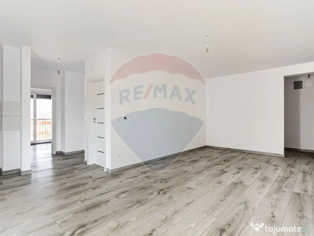 Apartament 3 camere COMPLEX ADORA PARK cu loc de parcare 