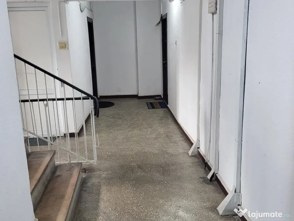 Vânzare apartament 3 camere – Rahova, Str. Bârcă, Sector 5 