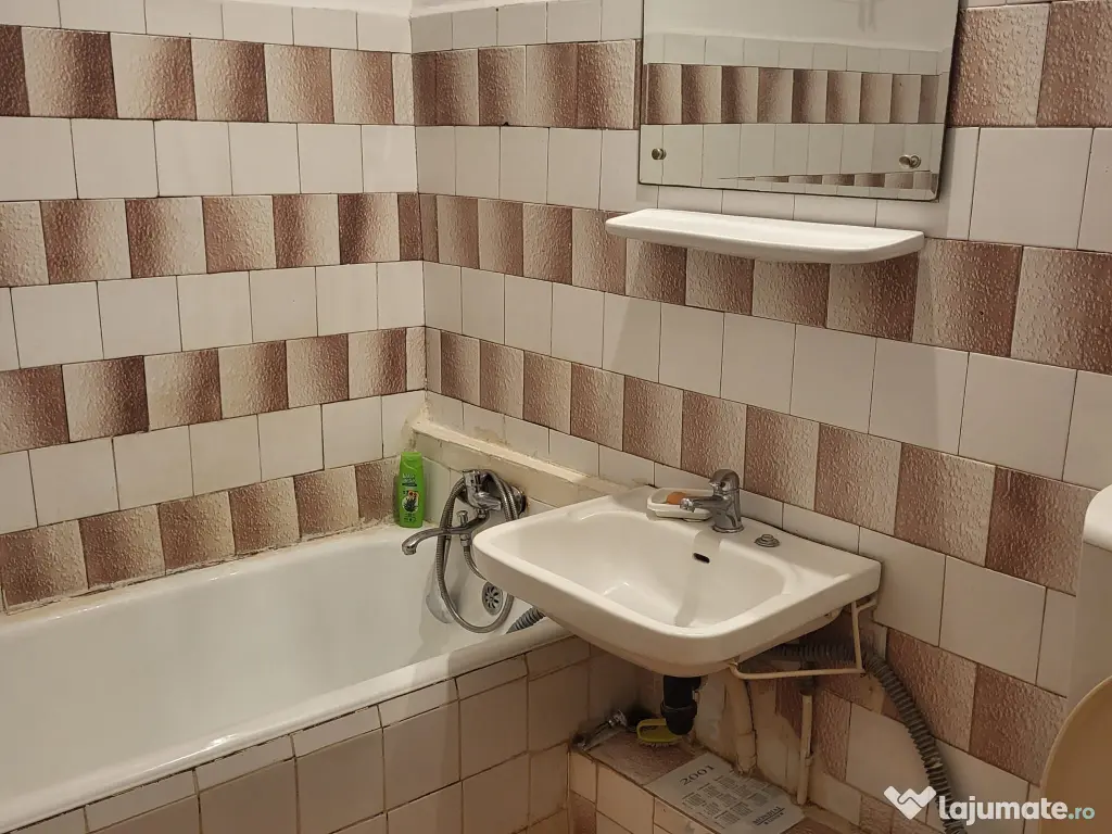 Vânzare apartament 3 camere – Rahova, Str. Bârcă, Sector 5 