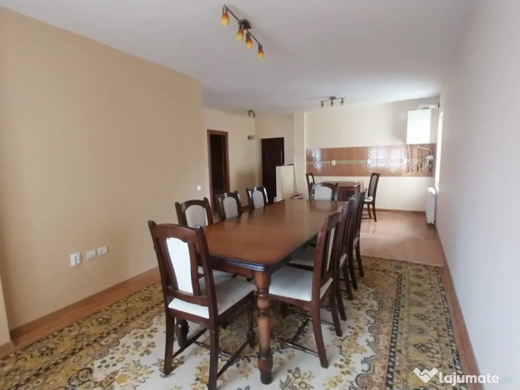 Apartament 2 camere, etaj 2, parcare, str.Sesul de Sus Floresti 