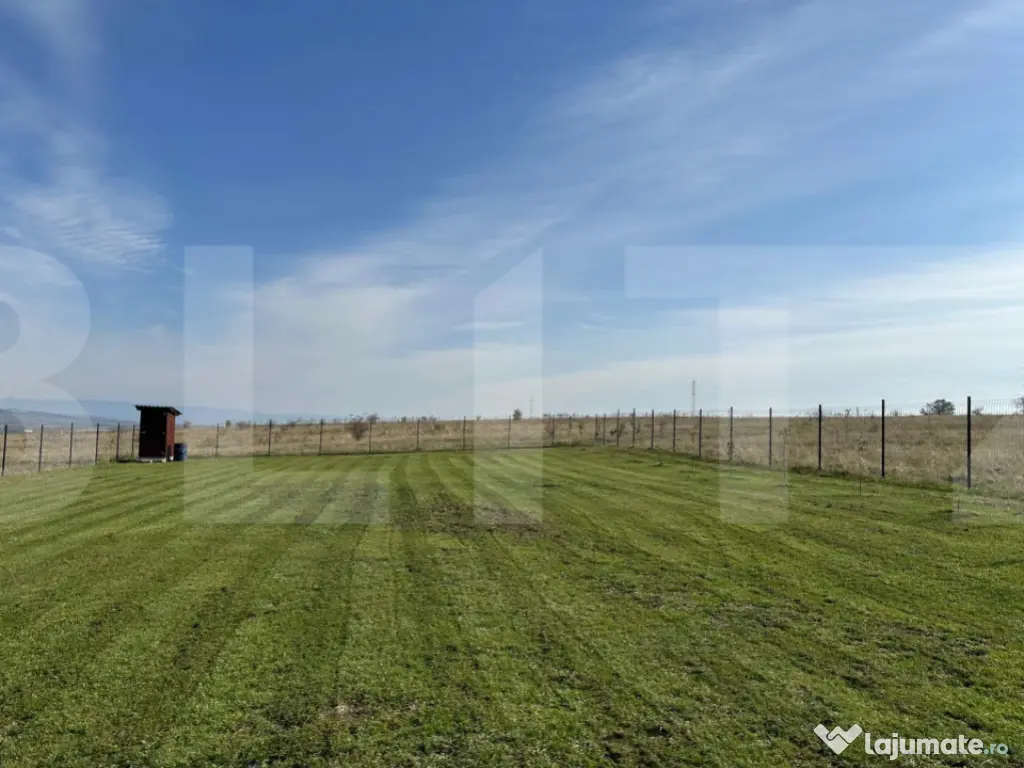 Teren intravilan imprejmuit intr-o zona panoramica