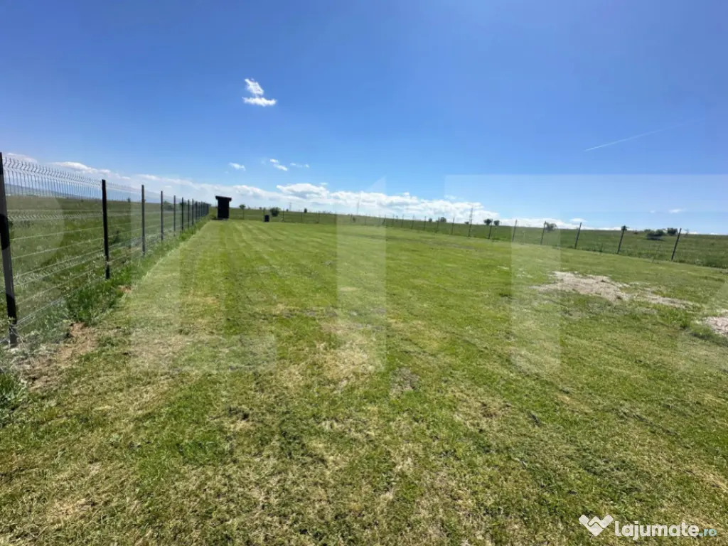 Teren intravilan imprejmuit intr-o zona panoramica