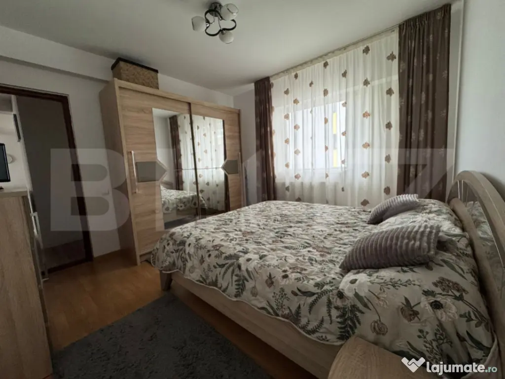 Apartament 3 camere, zona Bradet 