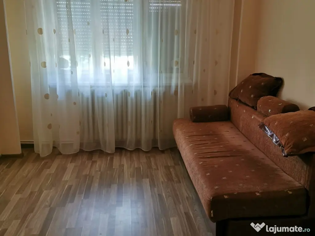 Particular vând apartament 2 camere 