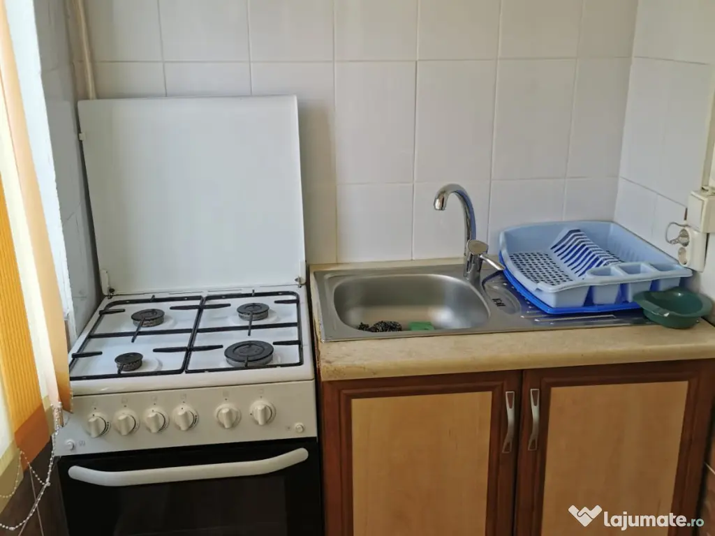 Particular vând apartament 2 camere 